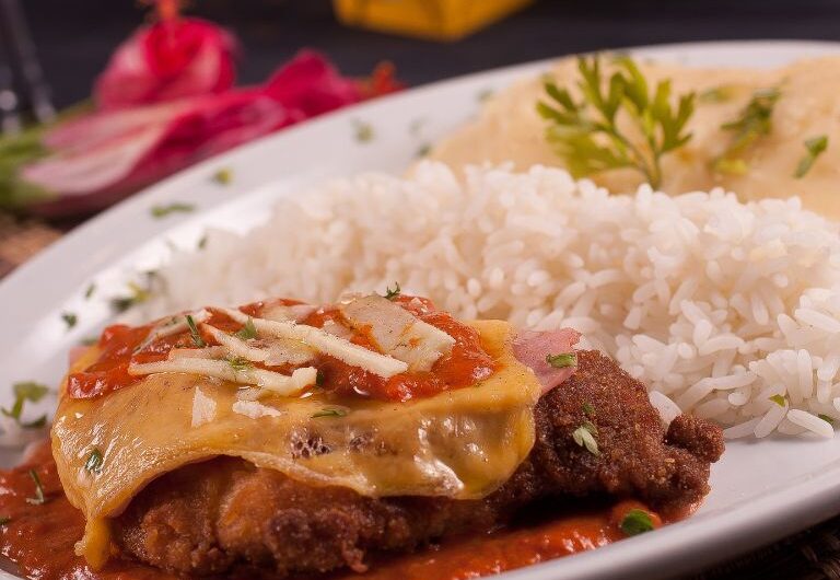 Bife à Parmegiana - Um prato saboroso e fácil de preparar