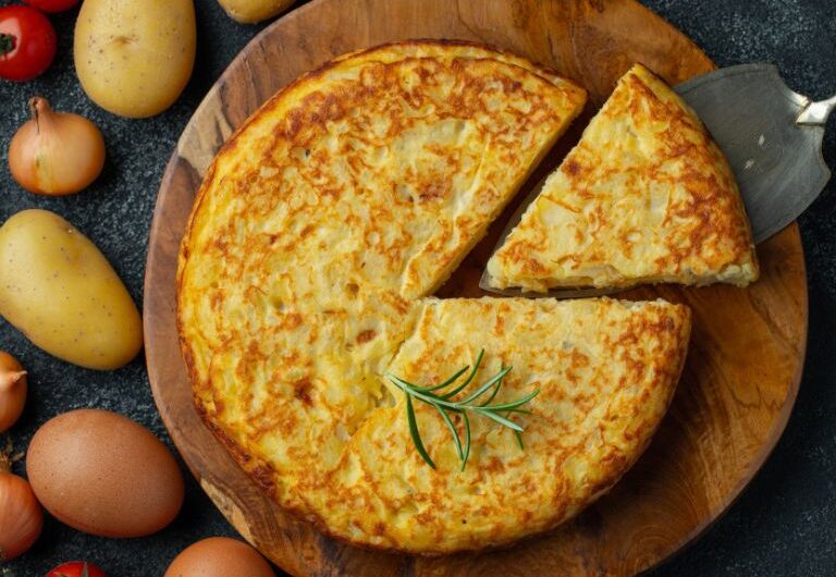 Tortilha de Batata: Receita Salgada Rápida e Fácil para um Almoço