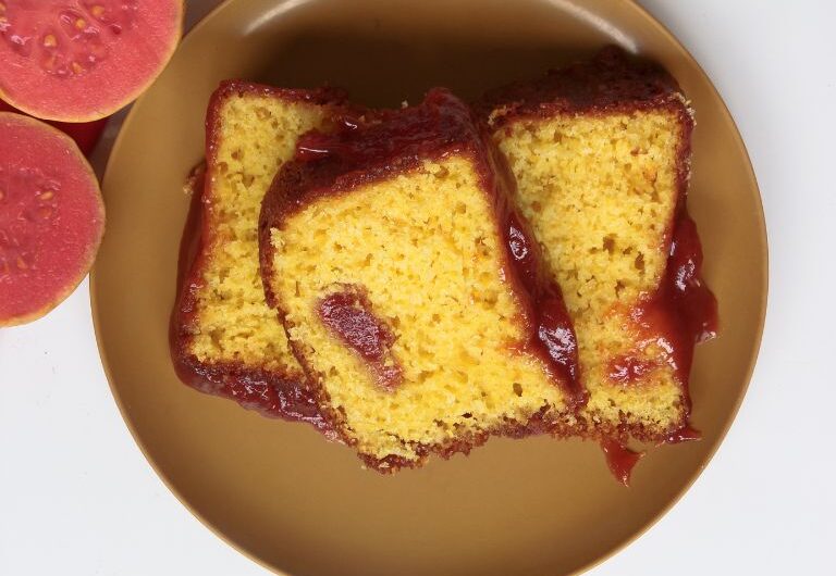 Bolo de Fubá com Goiabada - Uma Delícia da Culinária Brasileira