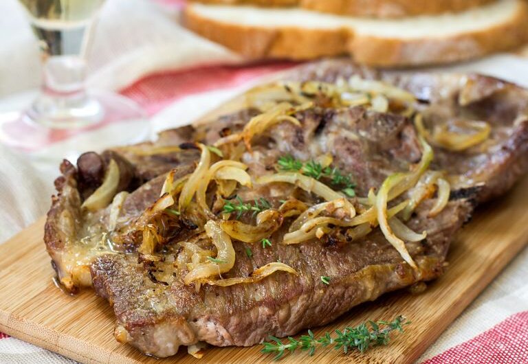 Receita de Bife Acebolado: Uma delícia para o seu paladar