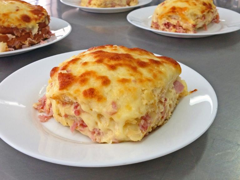 lasanha de queijo e presunto
