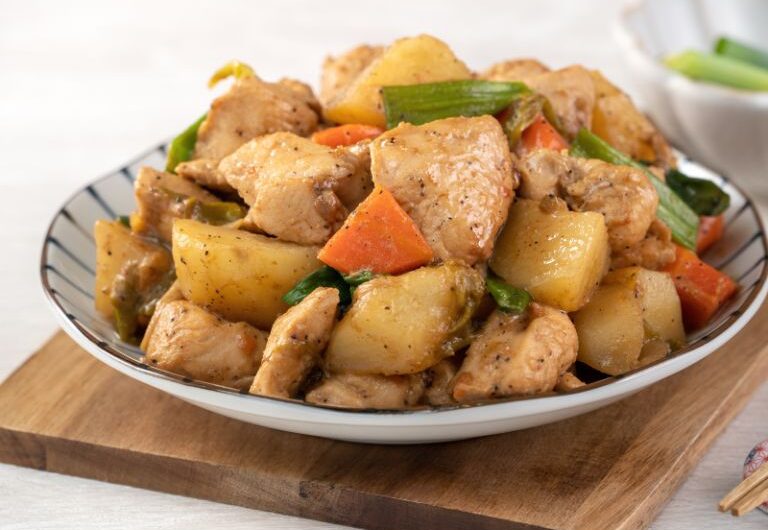 Receitas com Frango em Cubos: Frango com Legumes ao Curry