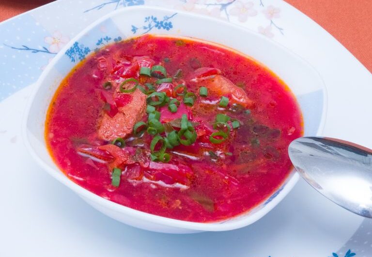 Deliciosa sopa de beterraba: uma explosão de sabor e nutrientes