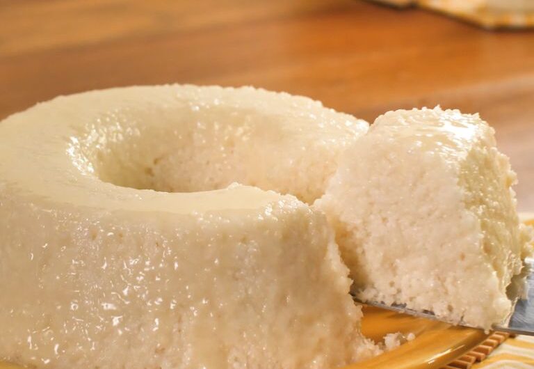 Delícia Tropicana: Bolo de Tapioca com Leite de Coco