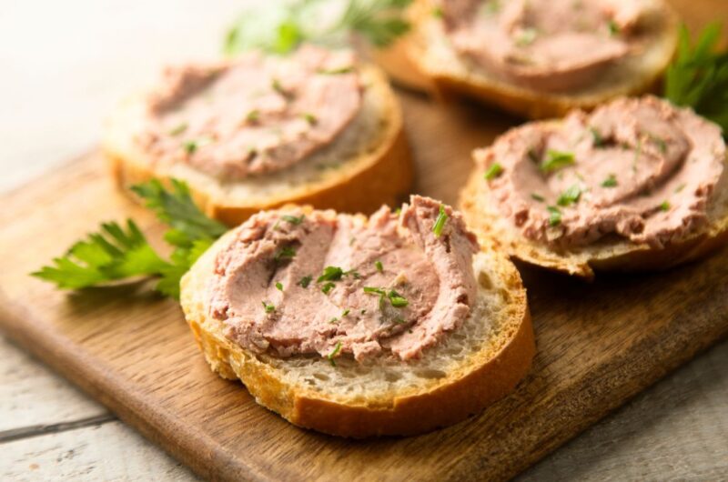 Delícia Marítima: Patê de Atum Feito em Minutos