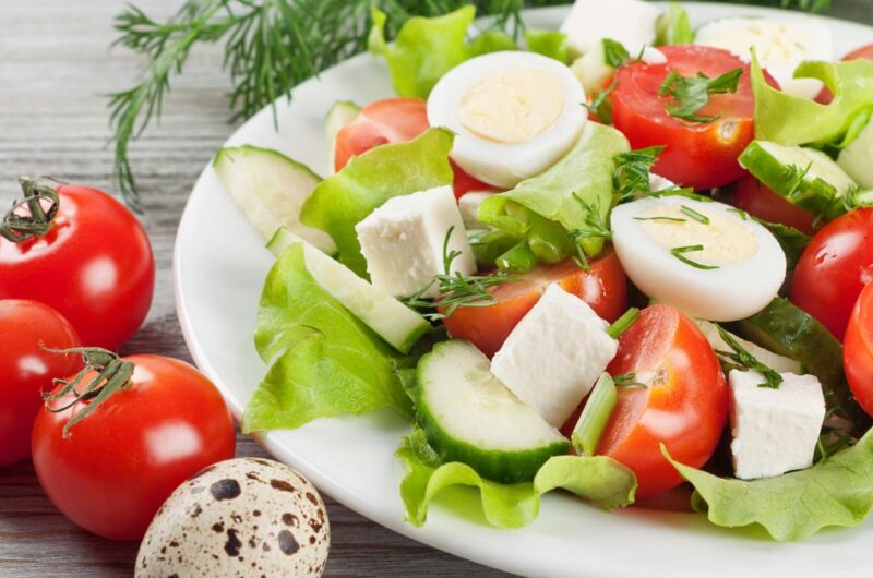 Salada de Ovos de Codorna: Uma Delícia em Miniatura