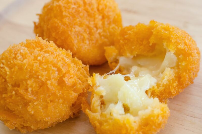 Bolinho de Queijo Frito Delicioso: Aprenda a fazer essa delicia!