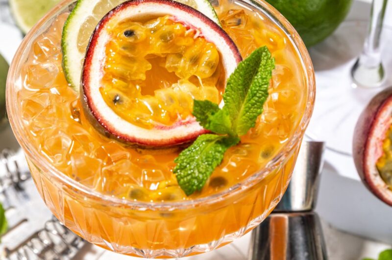 Coquetel Refrescante de Frutas: Delicie-se com o Sabor do Verão