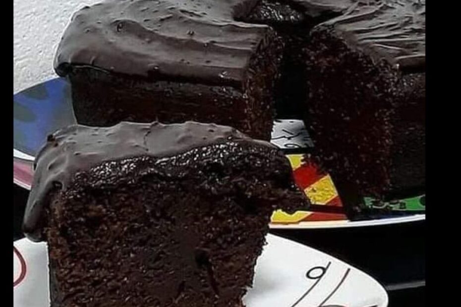 bolo de chocolate e café