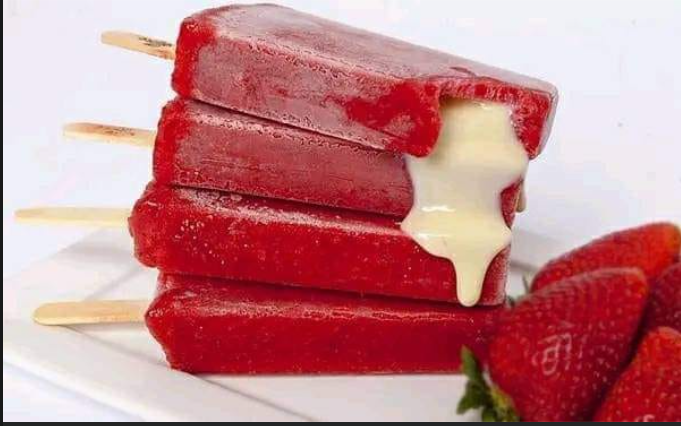 Picolé de Morango com Leite Condensado