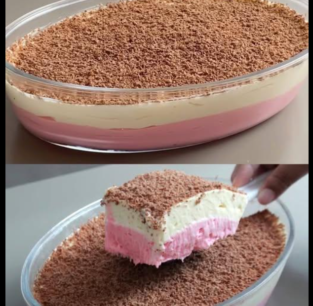 Sobremesa de Três Camadas: Uma Delícia de Morango, Baunilha e Chocolate
