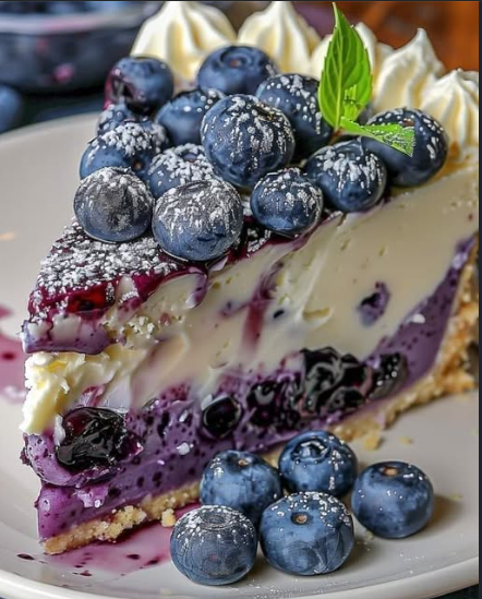 Cheesecake de Chocolate Branco e Mirtilo: Uma Receita Irresistível para Encantar Paladares